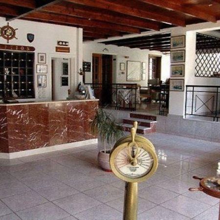 Christos Makrinos Rooms Adamantas  Екстериор снимка