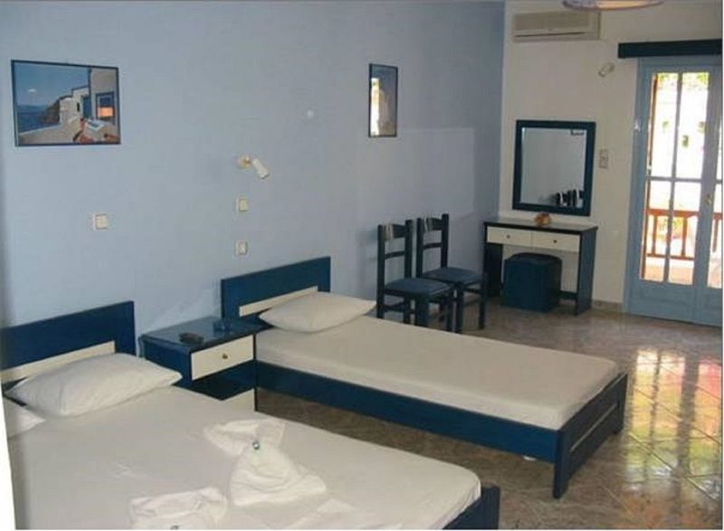 Christos Makrinos Rooms Adamantas  Екстериор снимка