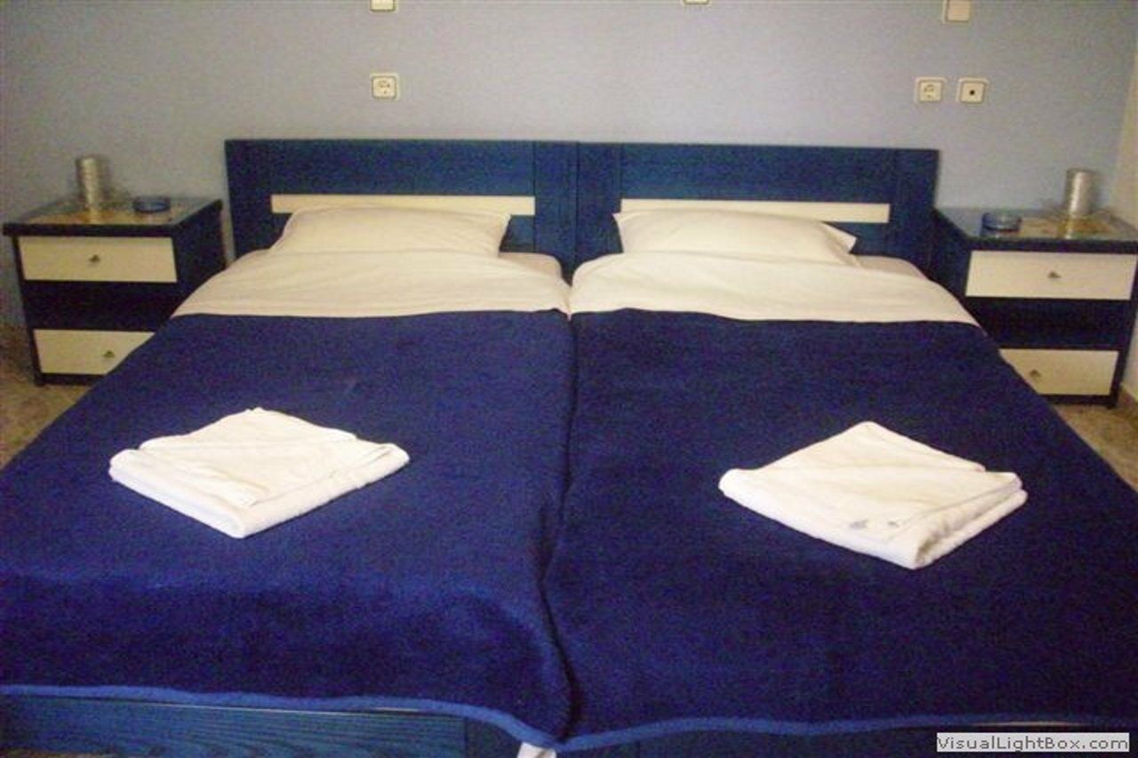 Christos Makrinos Rooms Adamantas  Екстериор снимка